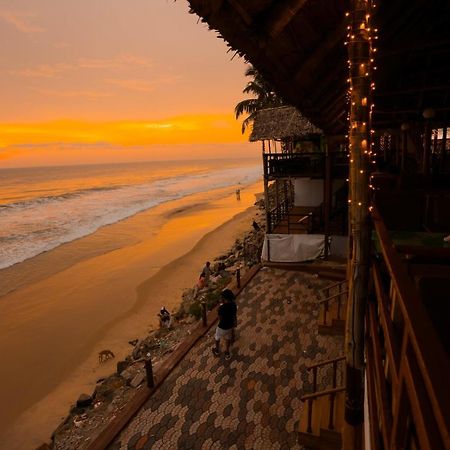 Black Beach Resort Varkala Ngoại thất bức ảnh