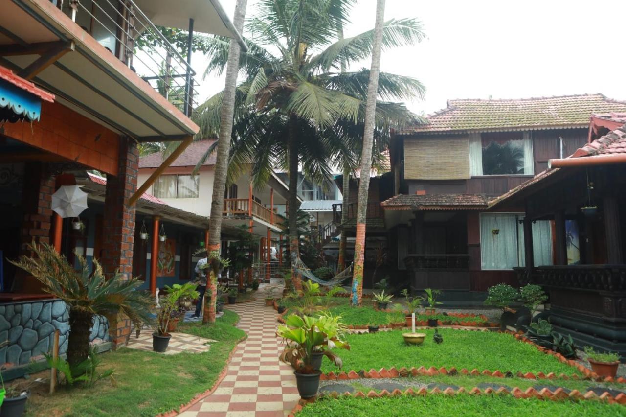 Black Beach Resort Varkala Ngoại thất bức ảnh