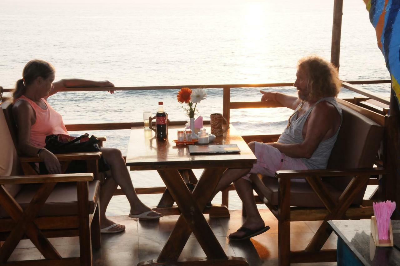 Black Beach Resort Varkala Ngoại thất bức ảnh